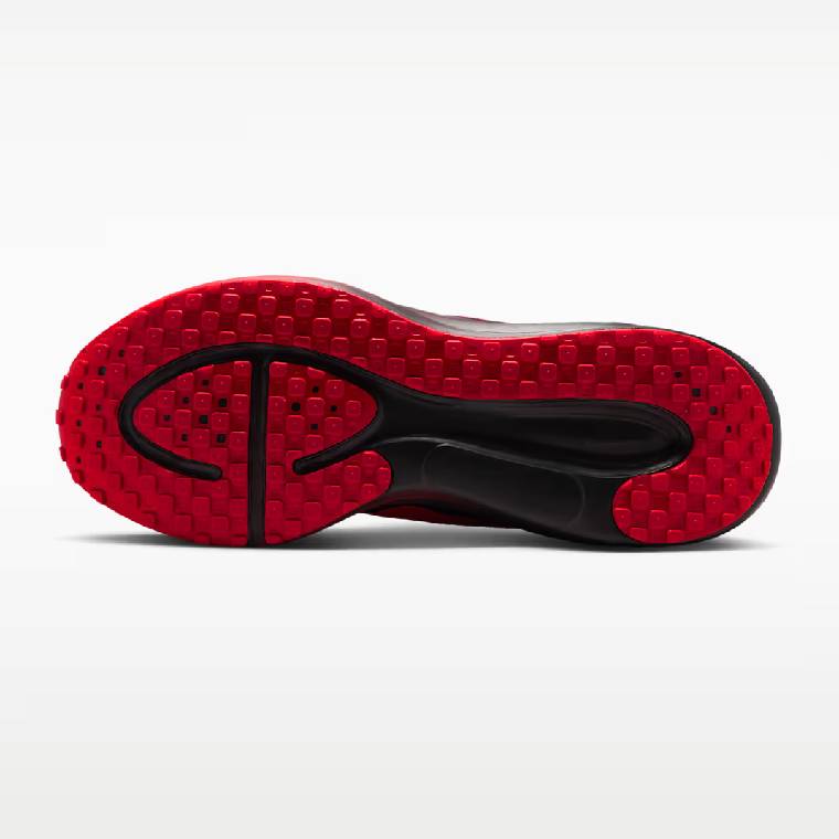 Мъжки маратонки Nike Revolution 8 черно с червени акценти, изглед към подметката
