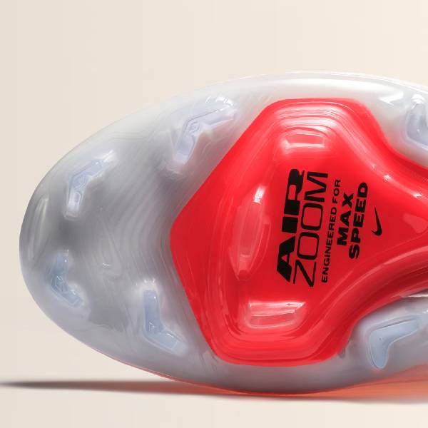 Nike ZM Superfly 11 Elite FG Elite футболни бутонки в бяло и червено &ndash; детайлен изглед на подметката с Air Zoom.