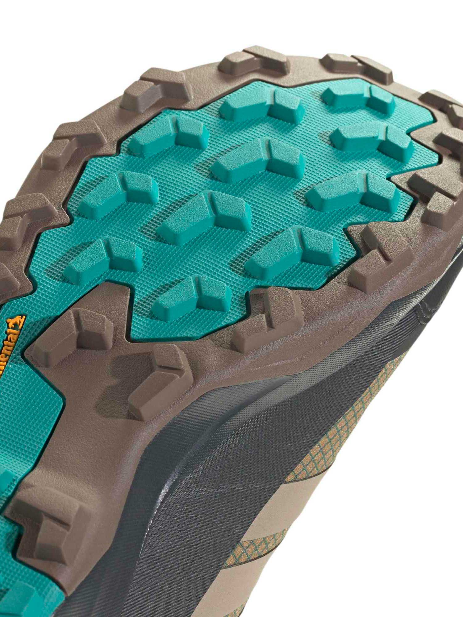 Снимка на подметката на adidas Terrex Skychaser